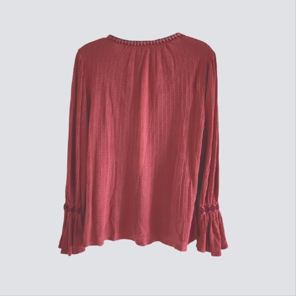 Lucky Brand Embroidered Bell Cuff Sleeve Waffle Knit Top Size 1X - Picture 3 of 12